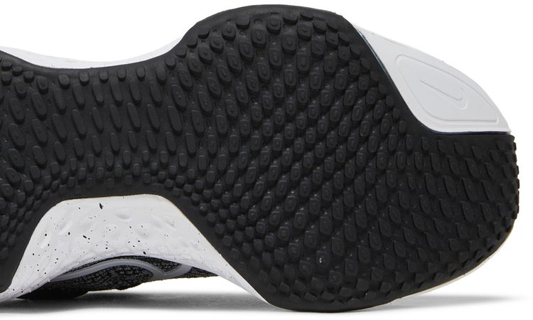 Nike Wmns ZoomX Invincible Run Flyknit White Black