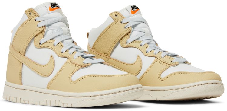 Nike Wmns Dunk High LX Certified Fresh   Team Gold