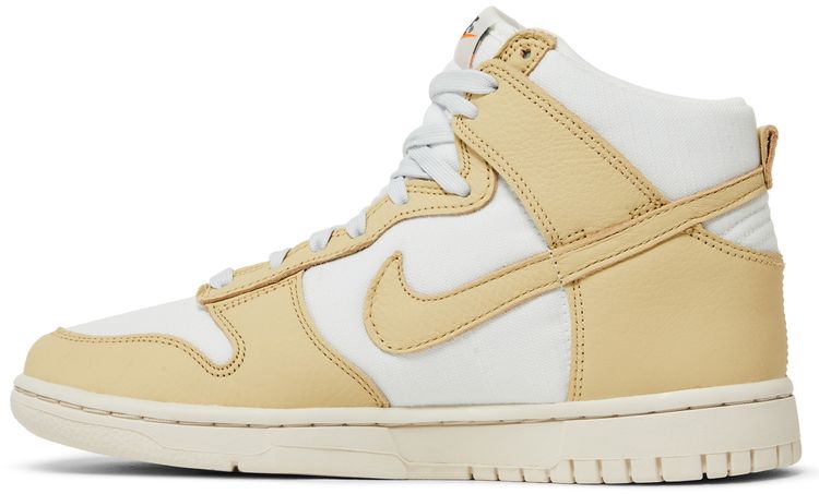 Nike Wmns Dunk High LX Certified Fresh   Team Gold
