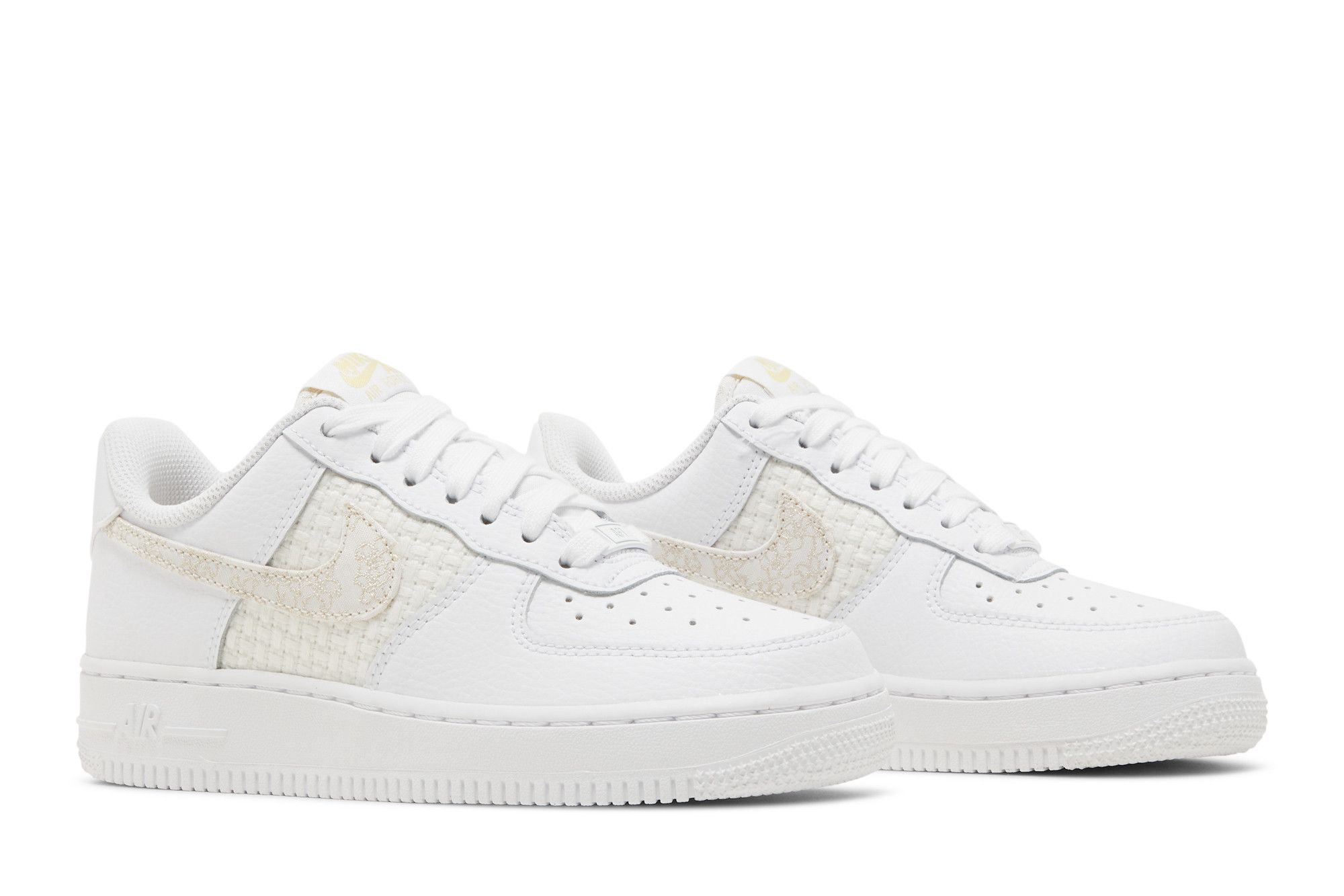 Buy Wmns Air Force 1 '07 SE 'Flower Swoosh' - DO9458 100 | GOAT