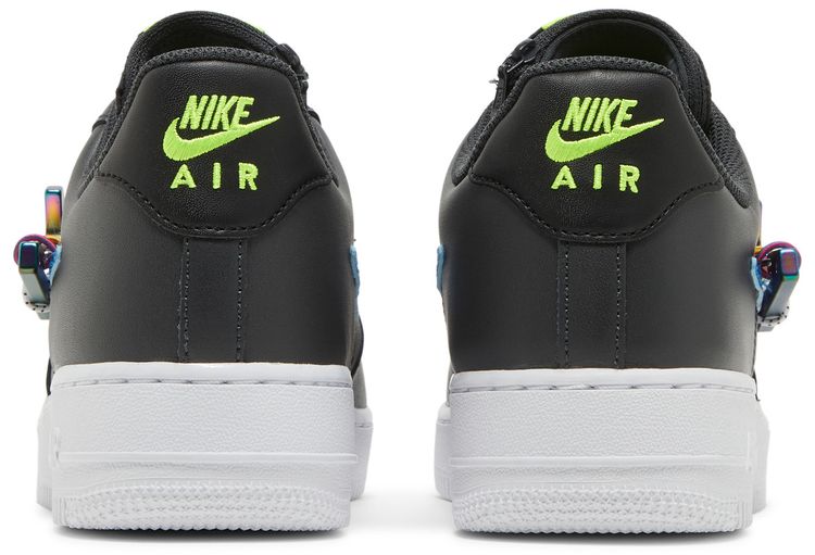 Nike Air Force 1 07 Premium Carabiner