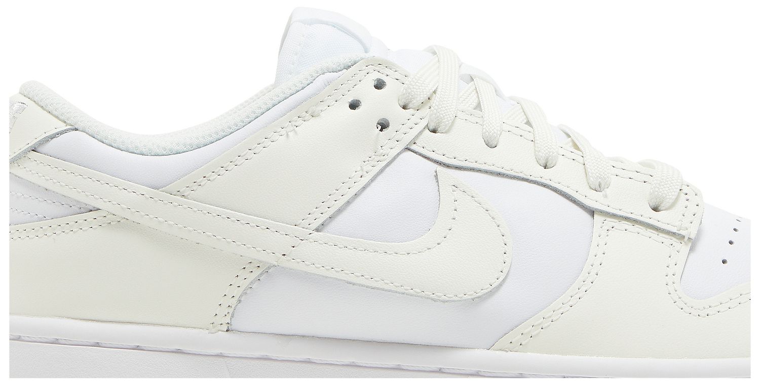 wmns white oatmeal dunk low