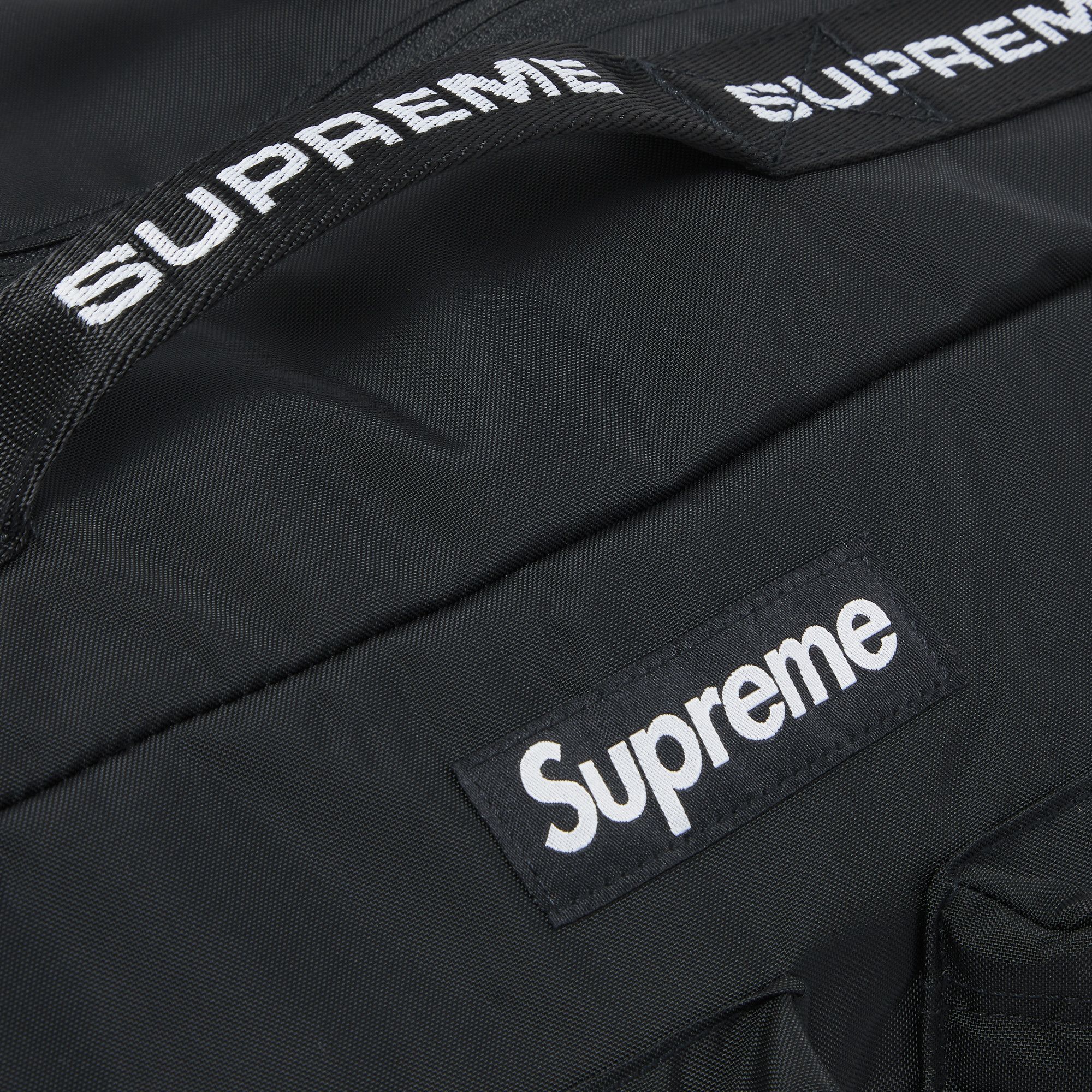 【未使用】Supreme Duffle Bag 22FW ステッカー付 未使用】Supreme Duffle Bag 22FW ステッカー付