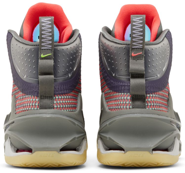 Nike Air Zoom GT Jump Chaos