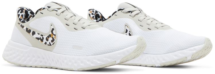Nike Wmns Revolution 5 Premium Leopard