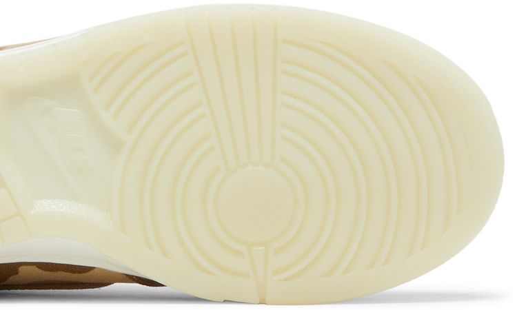 Nike Wmns Dunk High Desert Camo