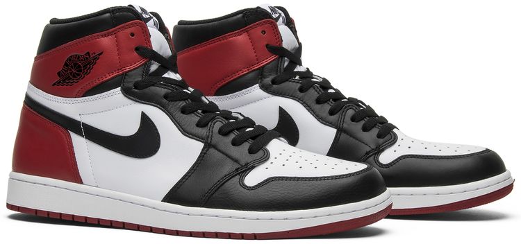 Air Jordan 1 Retro High OG Black Toe 2016