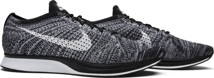 Flyknit Racer Oreo 20