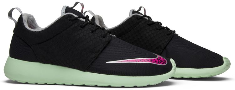 Roshe One FB Yeezy