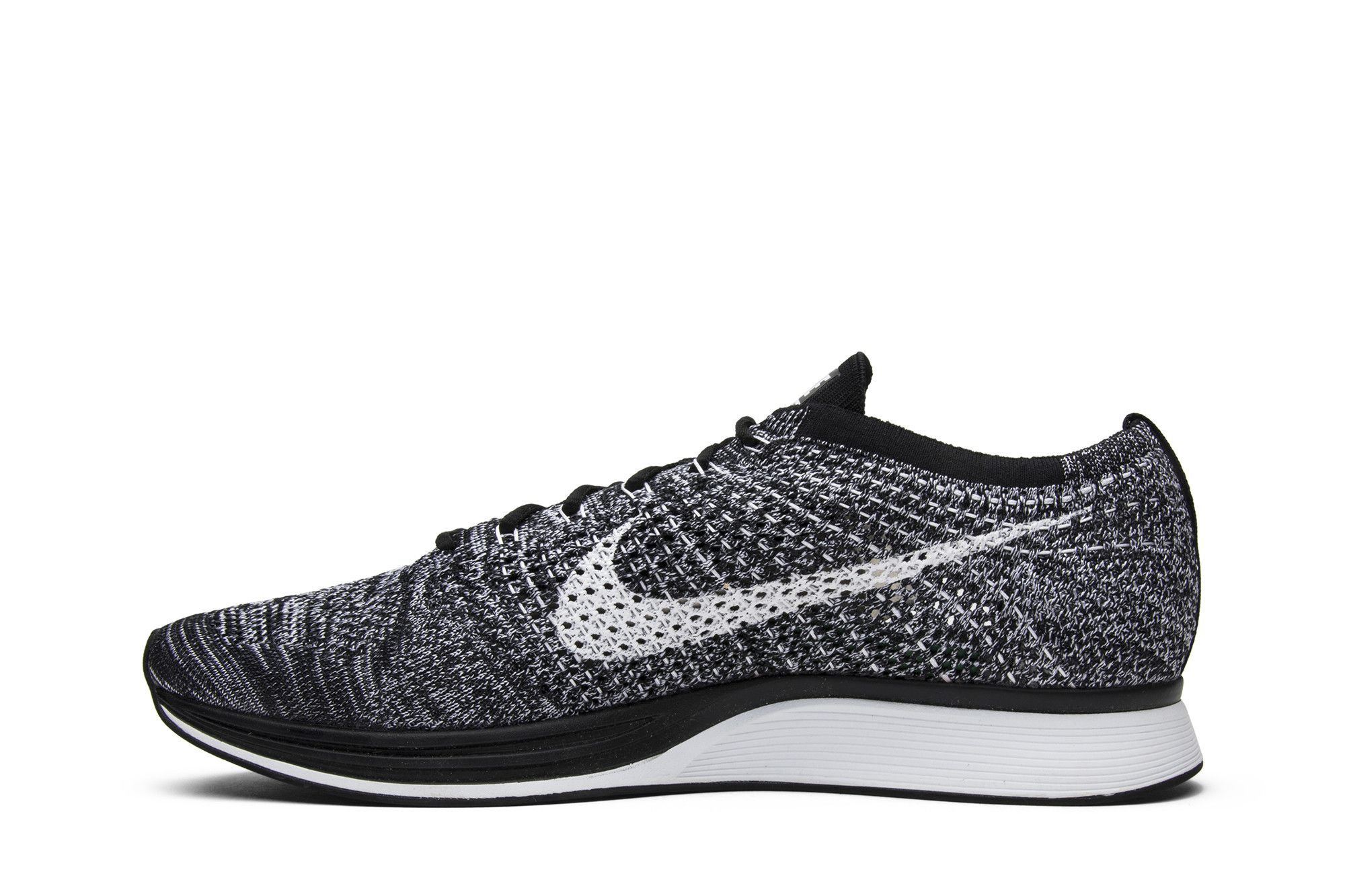 Nike flyknit mariah oreo clearance