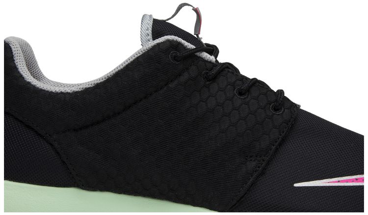 Roshe One FB Yeezy