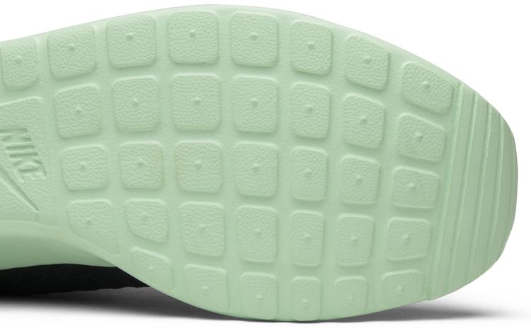 Roshe One FB Yeezy