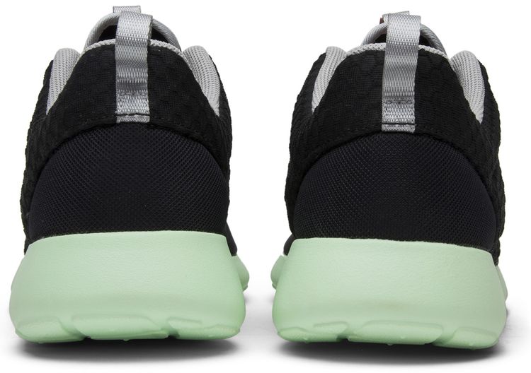 Roshe One FB Yeezy