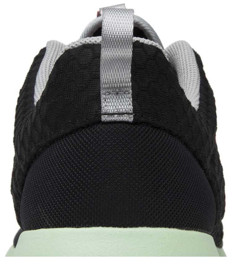 Roshe One FB Yeezy