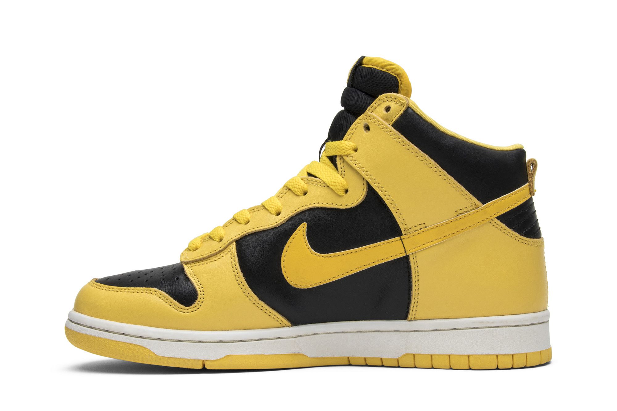 Buy Wu-Tang x Nike Dunk High LE 1999 - 630335 073 | GOAT