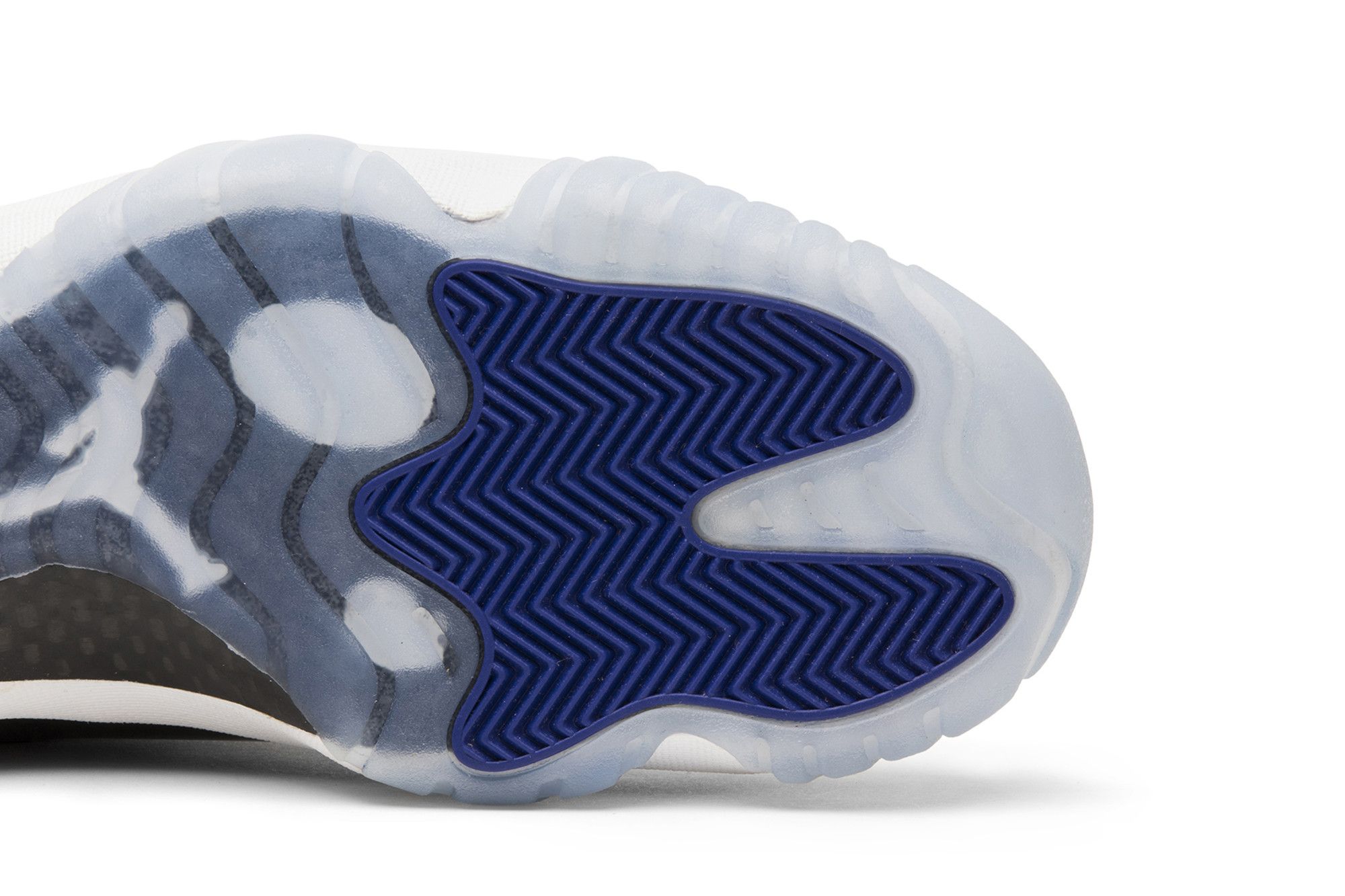 Jordan 11 space jam carbon fiber discount