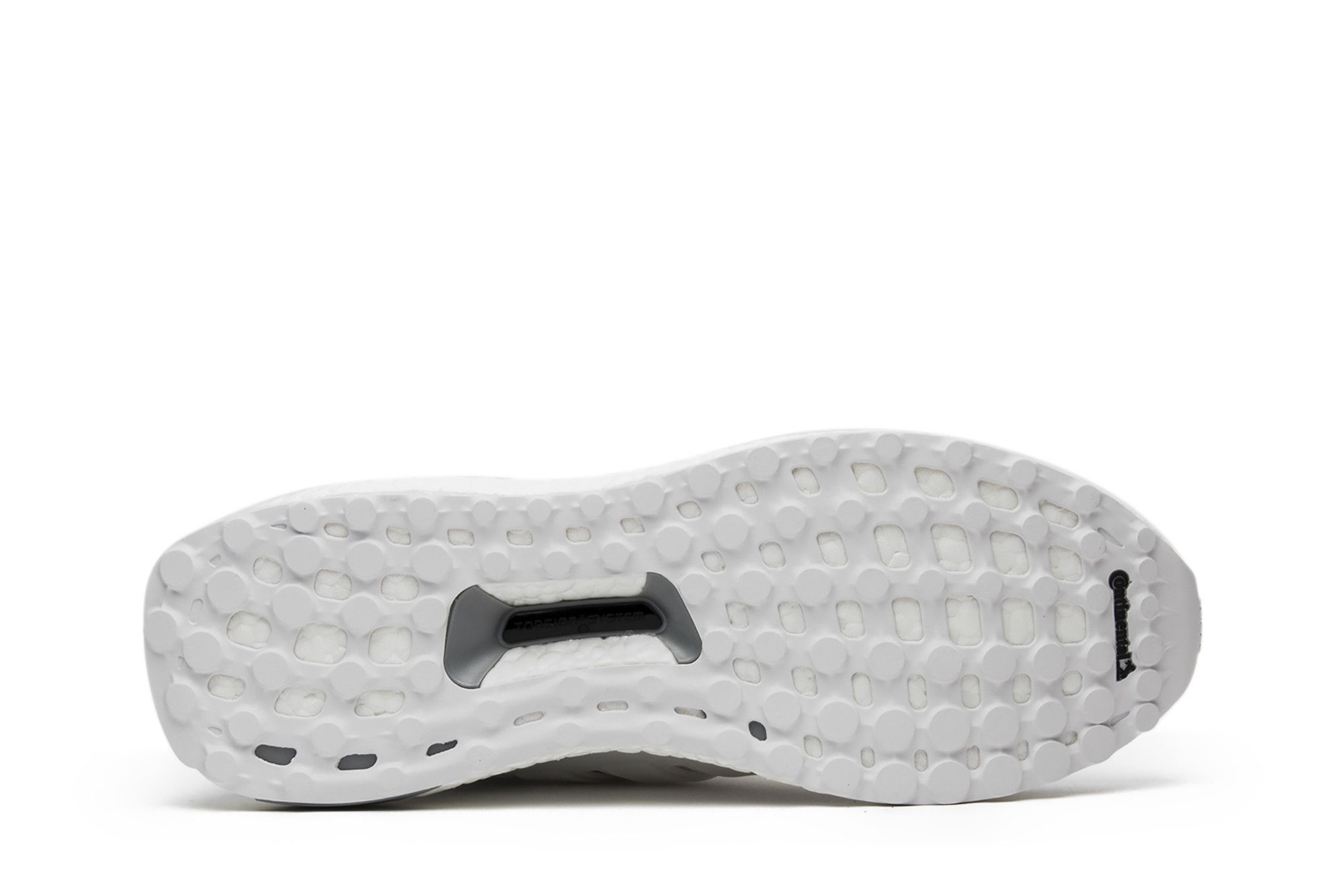 Ultraboost triplewhite 2025