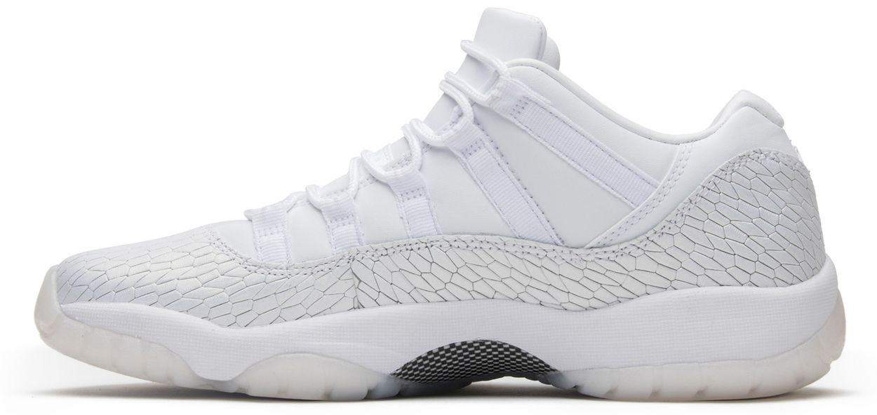 retro 11 low gold and white