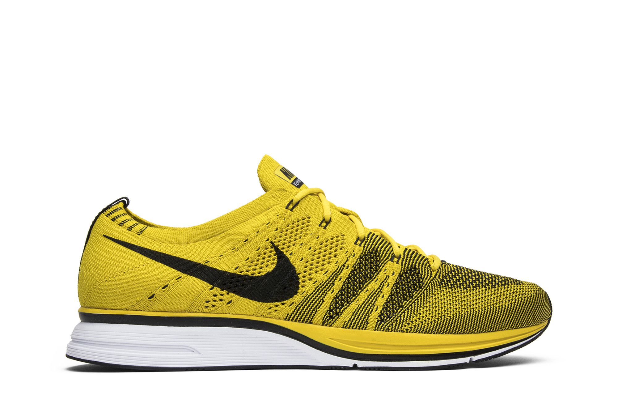 Flyknit best sale trainer yellow