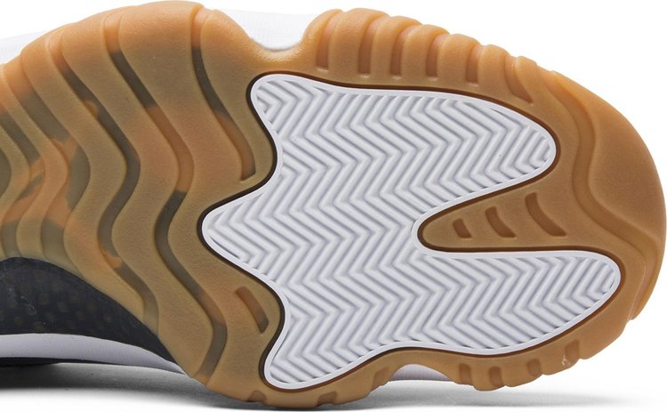 Air Jordan 11 Retro Low Navy Gum