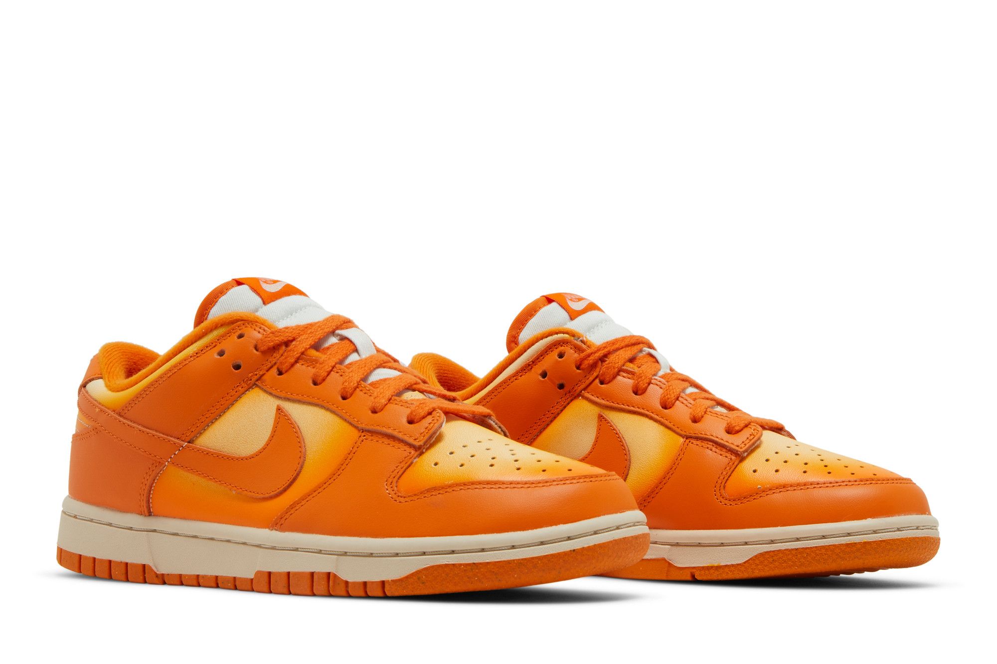 Size 10.0 Wmns Dunk Low 'Magma Orange'