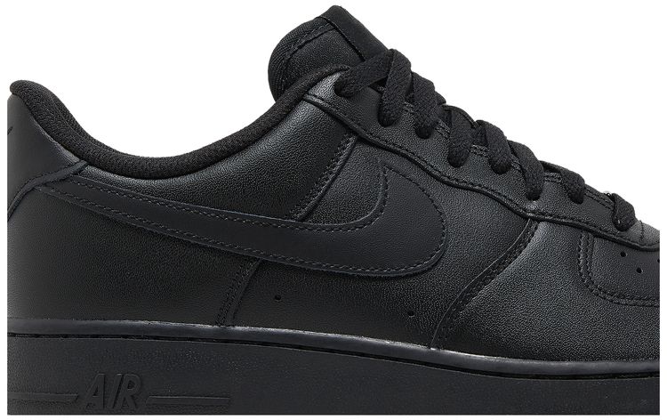 Nike Air Force 1 07 Black Gum