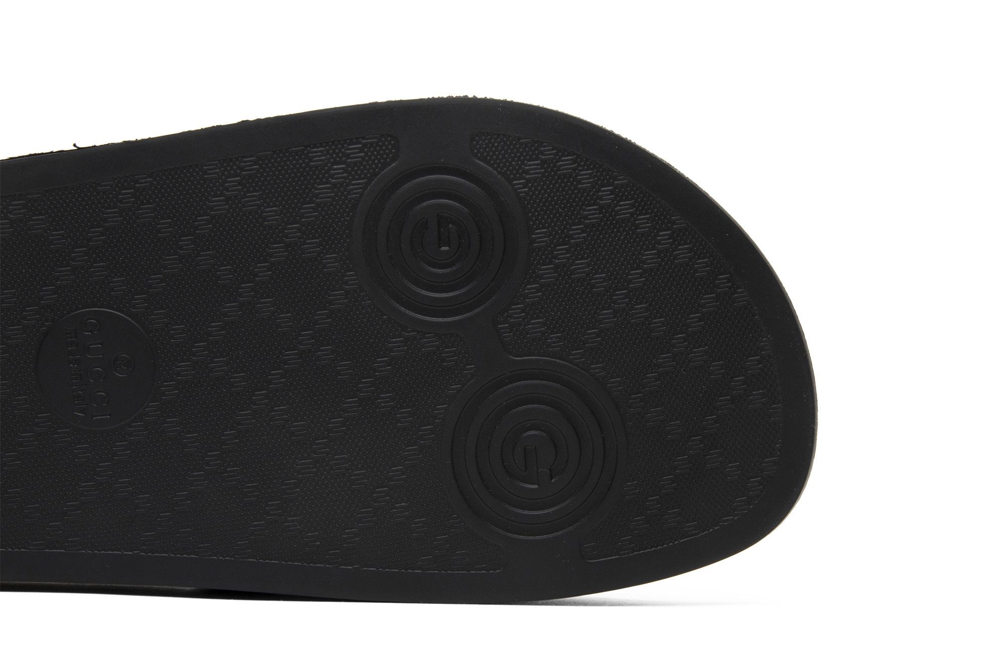 Gucci pursuit 72 slides white hotsell