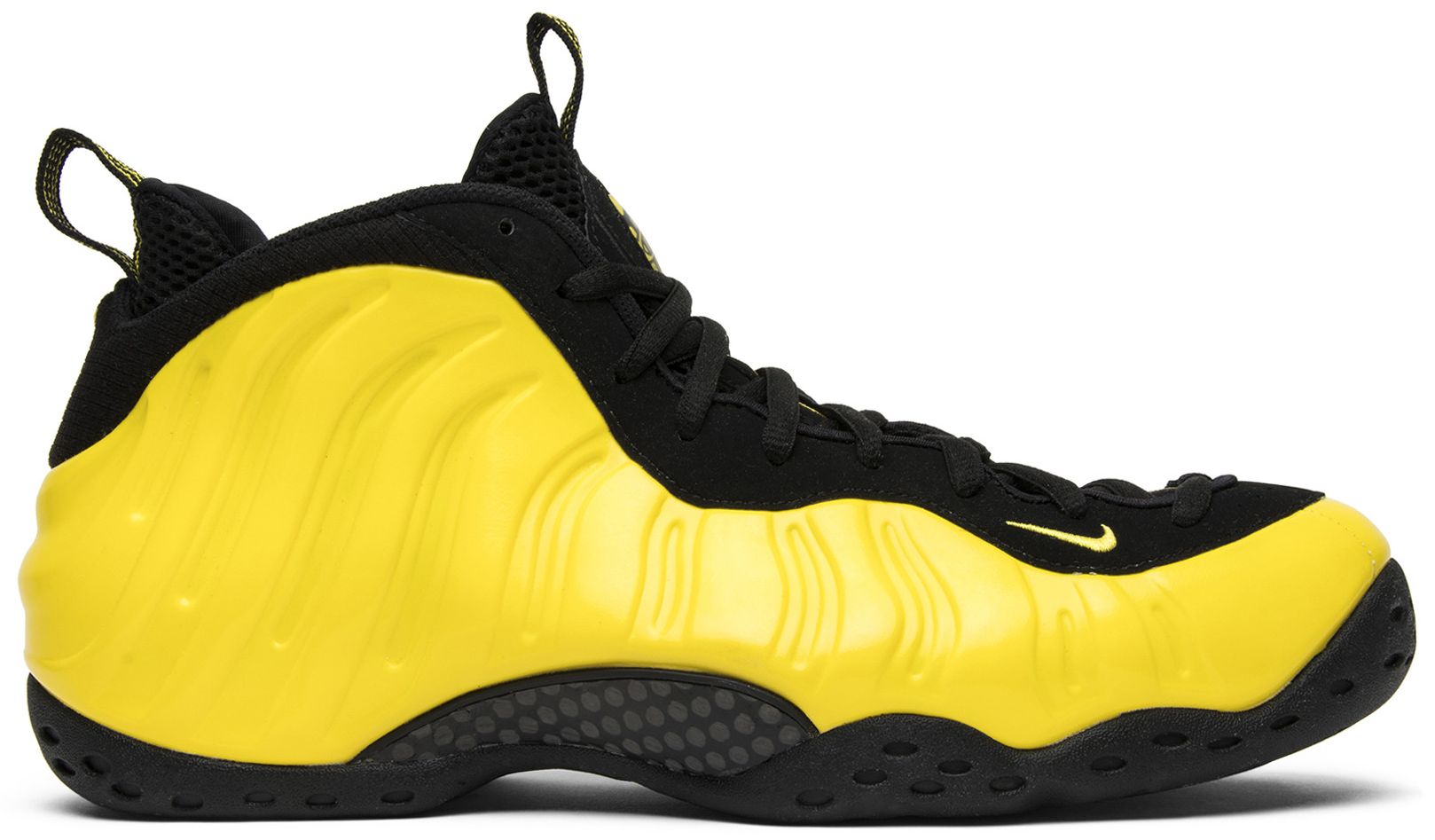 foamposite wu tang on feet