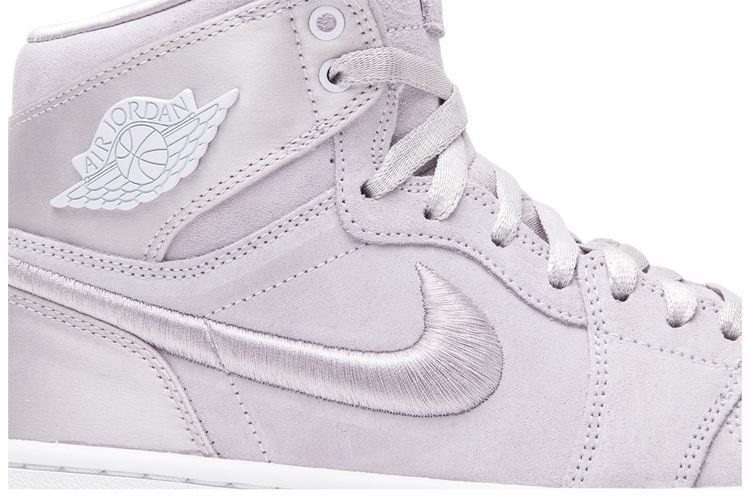 Wmns Air Jordan 1 Retro High Season of Her Barely Grape