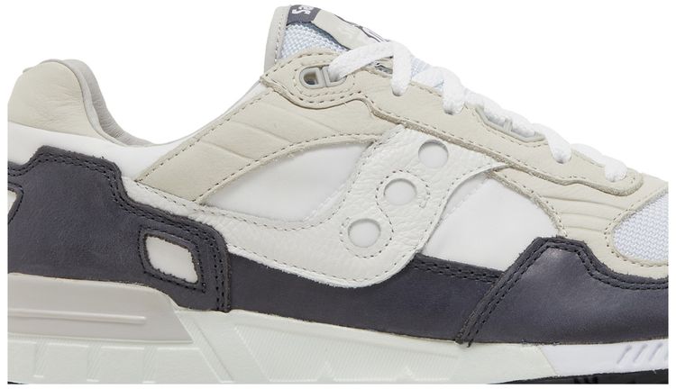 Shadow 5000 Premier White Navy