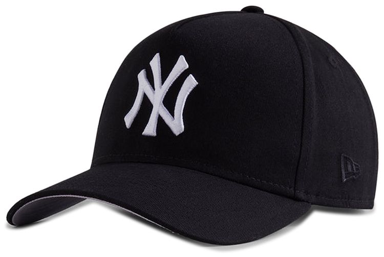Kith x New Era for AMNH Yankees Snapback Black