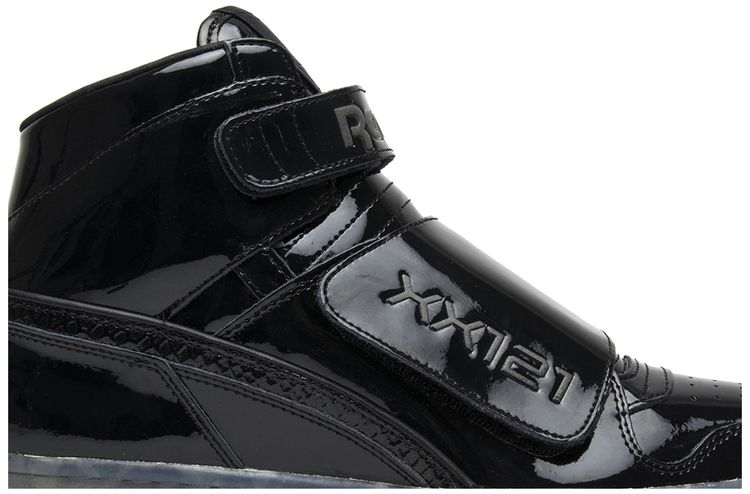 Aliens x Reebok Alien Stomper Mid Powerloader The Final Scene Pack