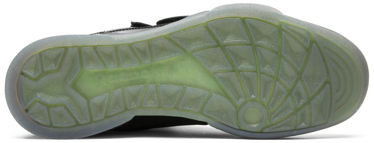 Aliens x Reebok Alien Stomper Mid Powerloader The Final Scene Pack