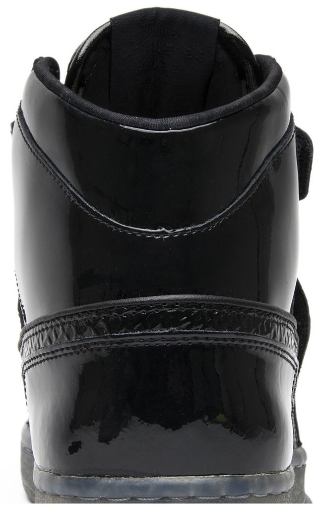 Aliens x Reebok Alien Stomper Mid Powerloader The Final Scene Pack