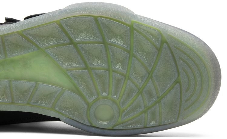 Aliens x Reebok Alien Stomper Mid Powerloader The Final Scene Pack