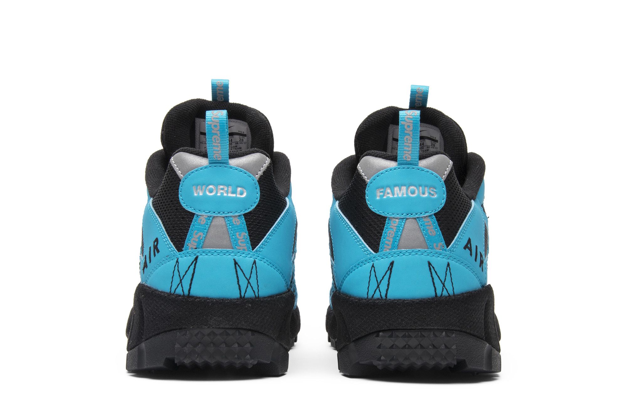 Nike air humara supreme top