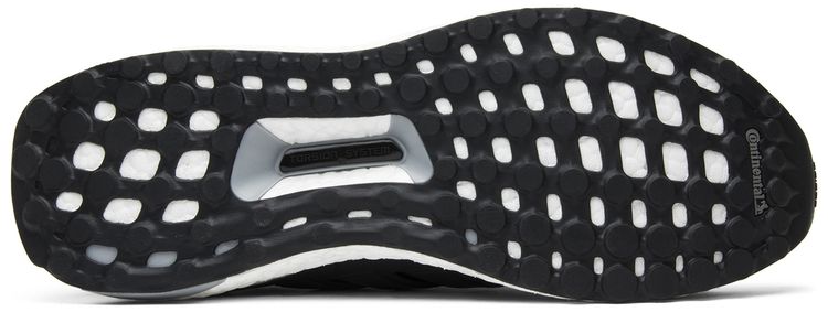 UltraBoost 40 Core Black
