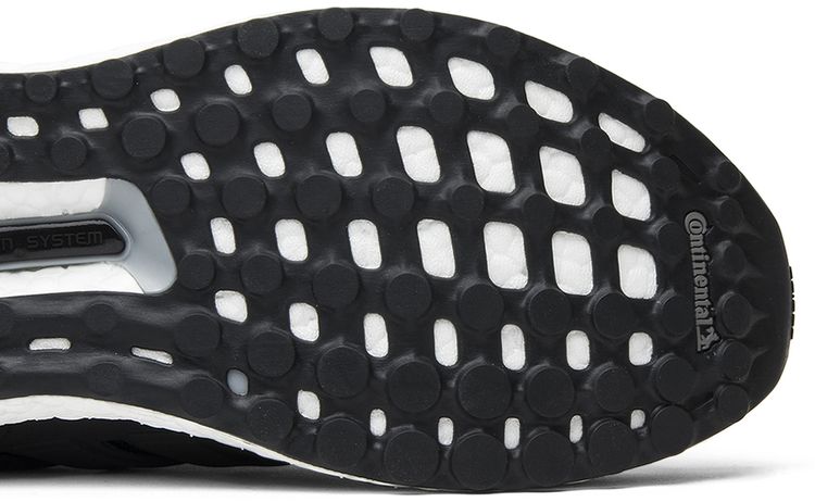 UltraBoost 40 Core Black