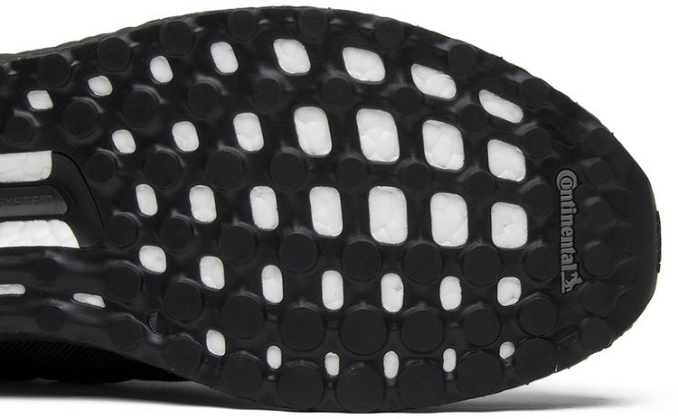 UltraBoost 40 Triple Black