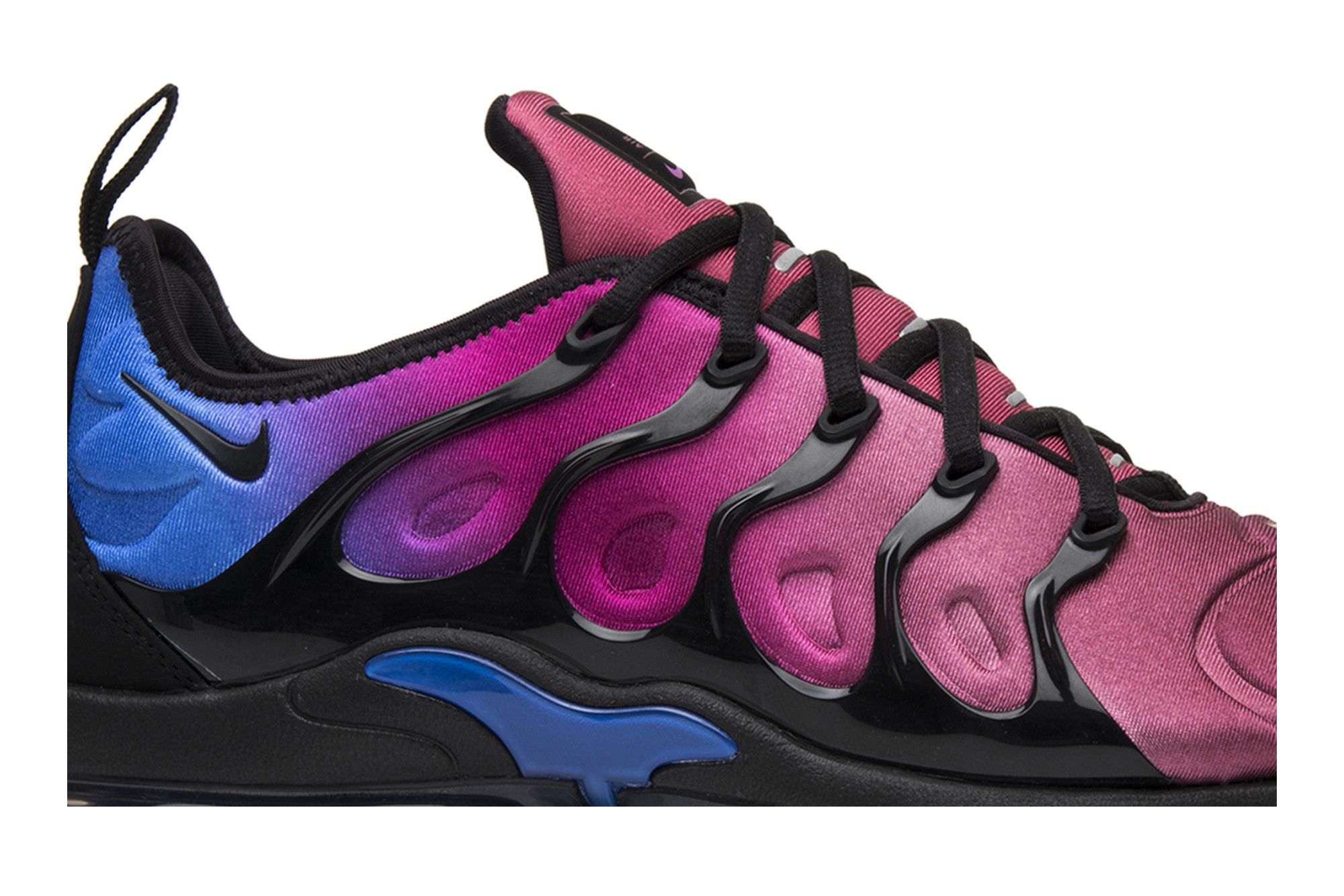 Vapormax plus pink blue deals