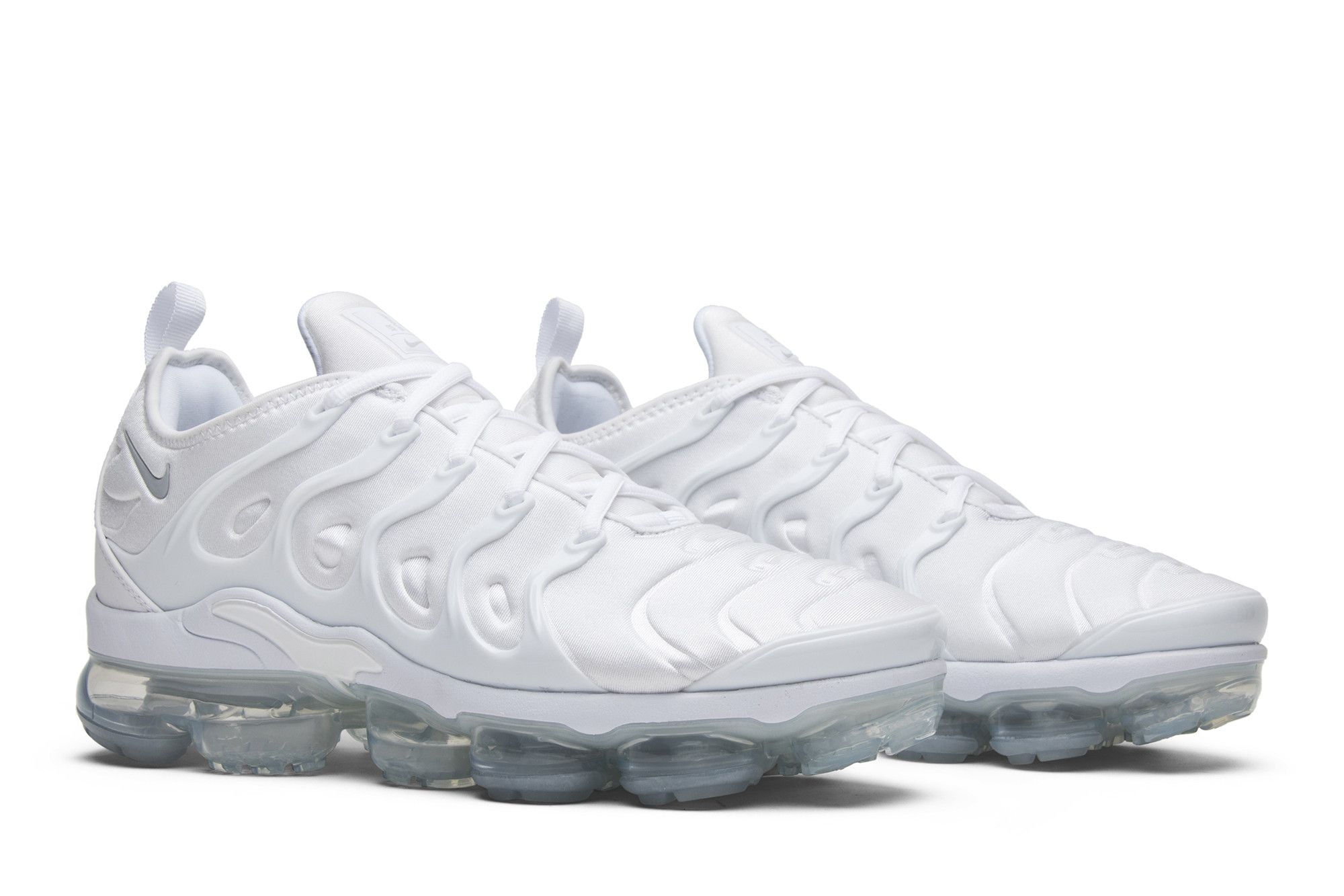 White vapormax sale shop
