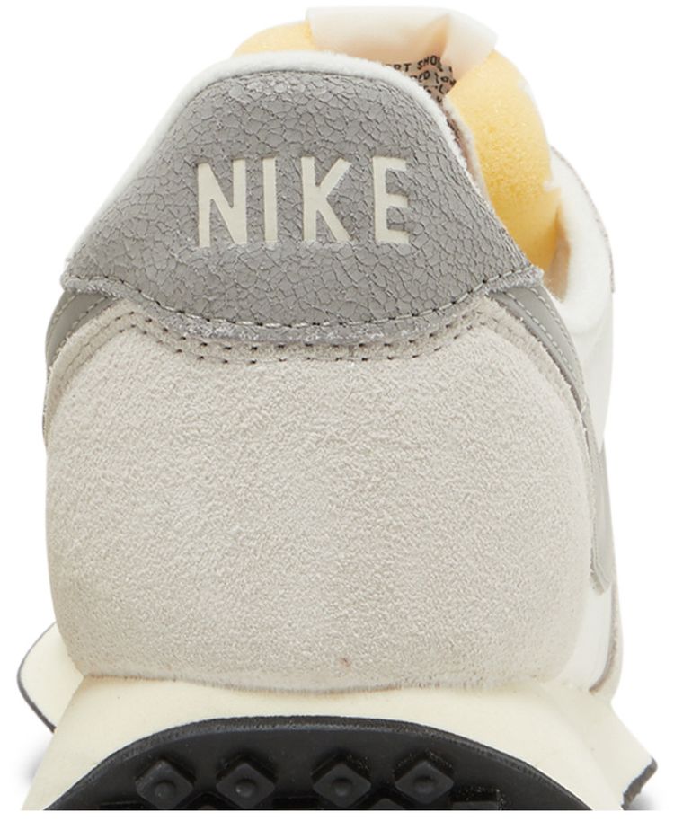 Nike Waffle Trainer 2 SE Sail Light Bone