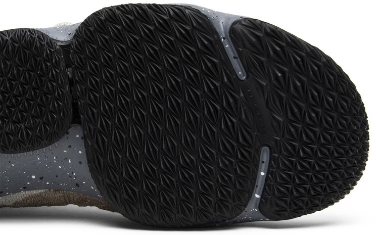 Nike LeBron 15 Mowabb