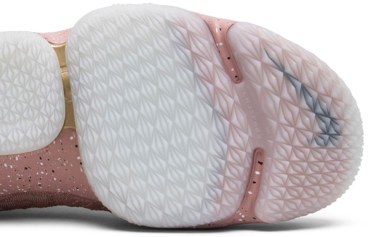 Nike LeBron 15 Hollywood