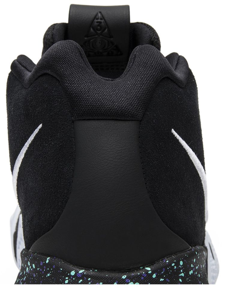 Nike Kyrie 4 Black White