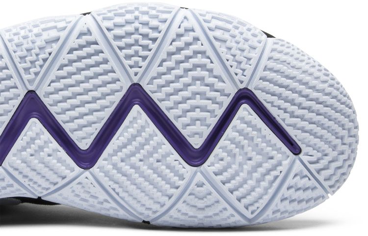 Nike Kyrie 4 Black White