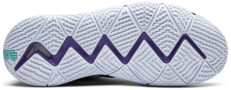 Nike Kyrie 4 Black White