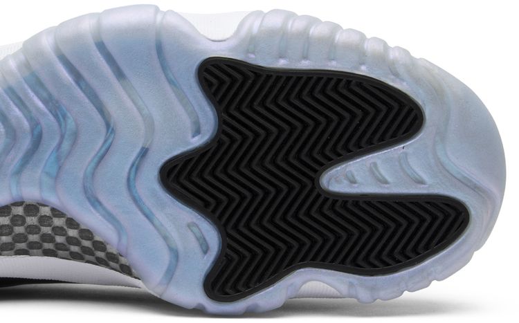 Air Jordan 11 Retro Low Emerald