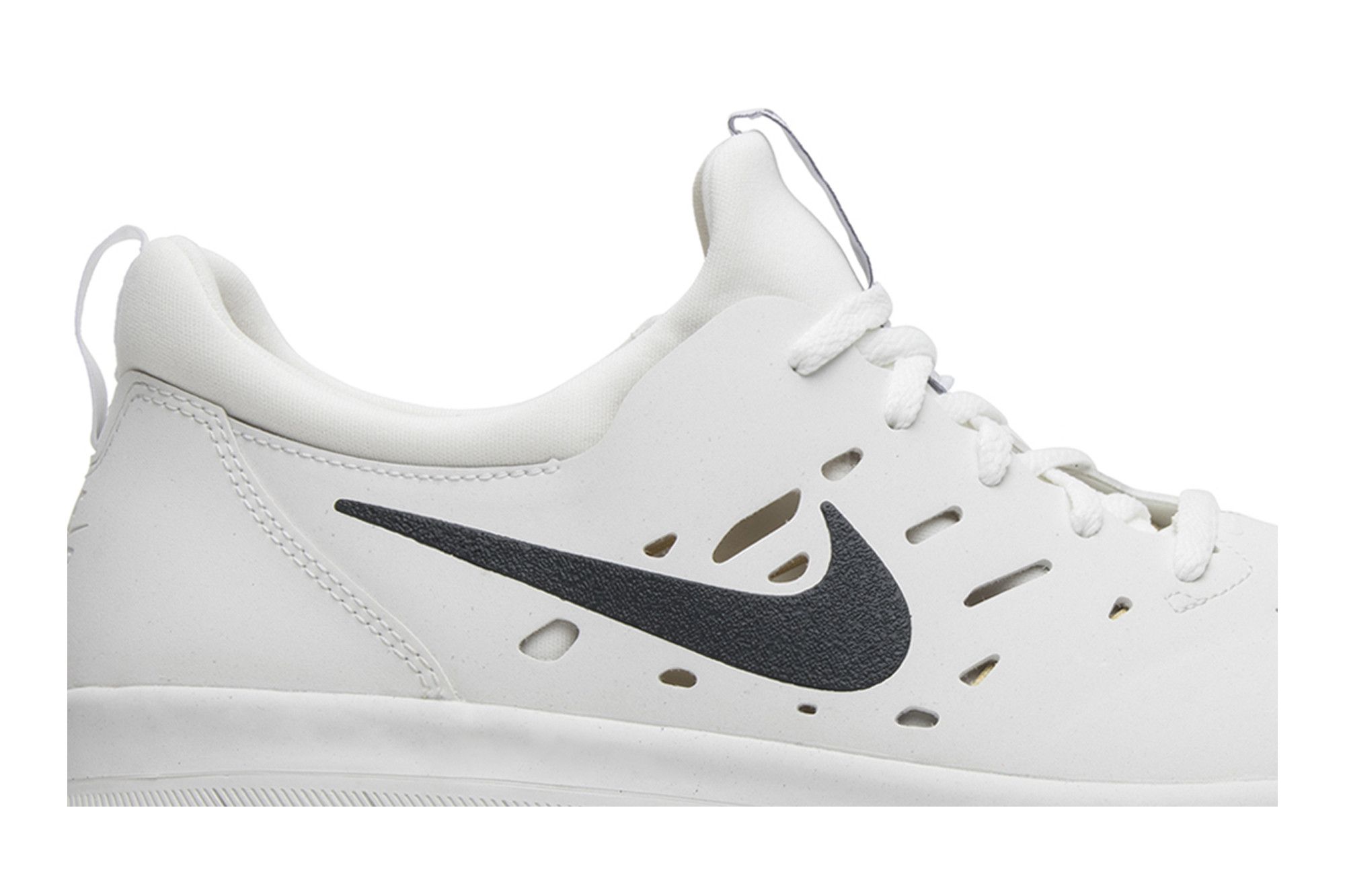 Nike sb nyjah free summit white  and  camouflage skate shoes top