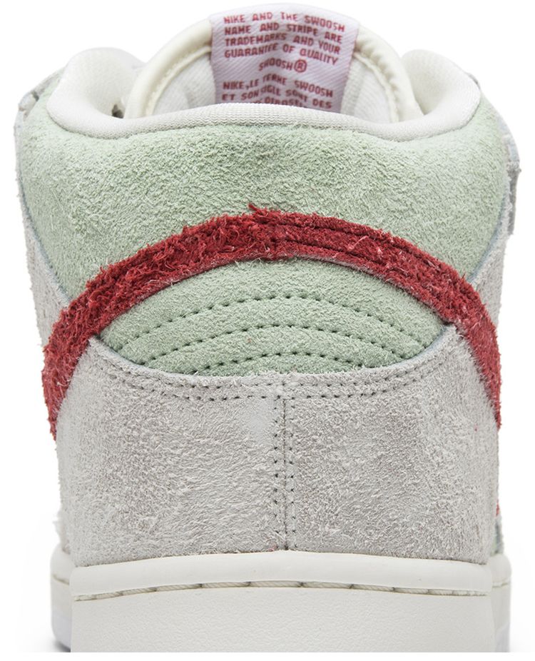 Nike SB Dunk Mid White Widow